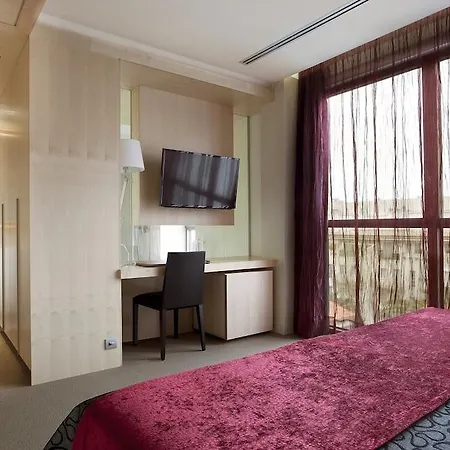 إم آي إم سيتجيز 4* سيدجيس