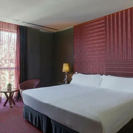 Mim & Otel 4*